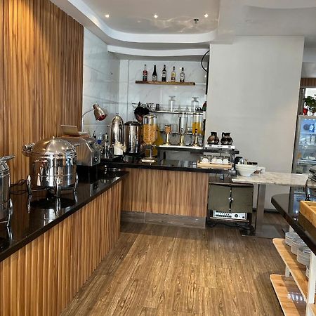 Nicecy Hotel Suites & Spa Хошимин Екстериор снимка