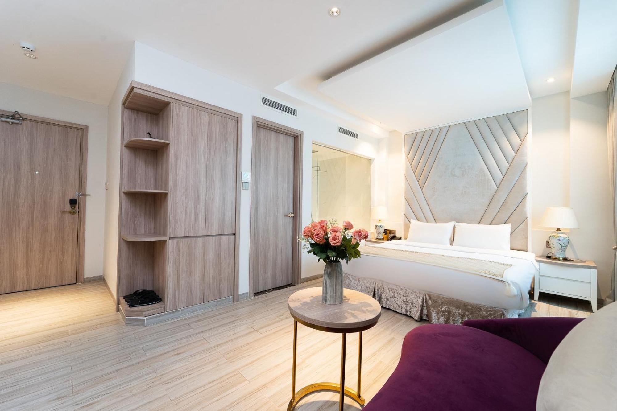 Nicecy Hotel Suites & Spa Хошимин Екстериор снимка
