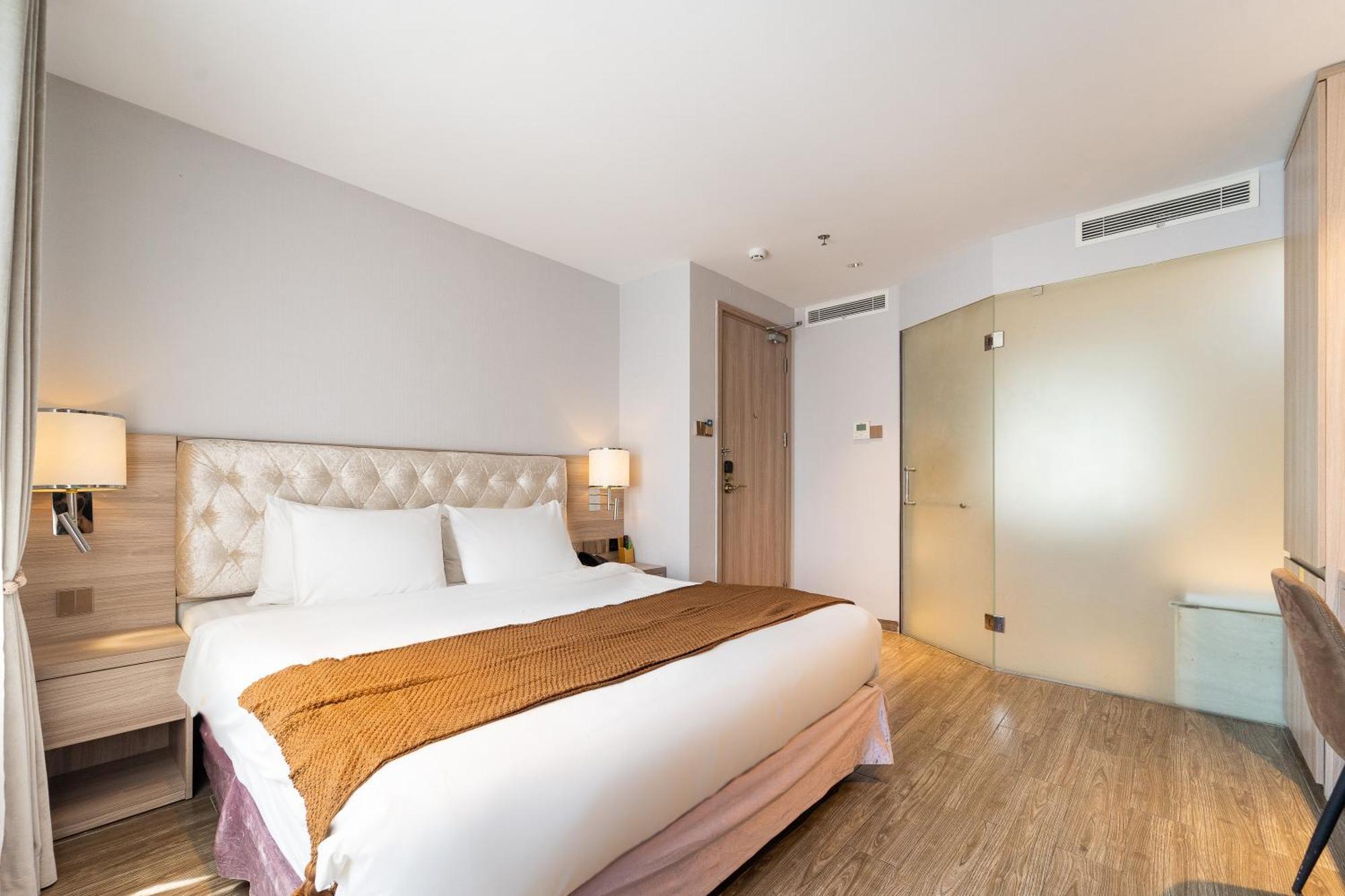 Nicecy Hotel Suites & Spa Хошимин Екстериор снимка